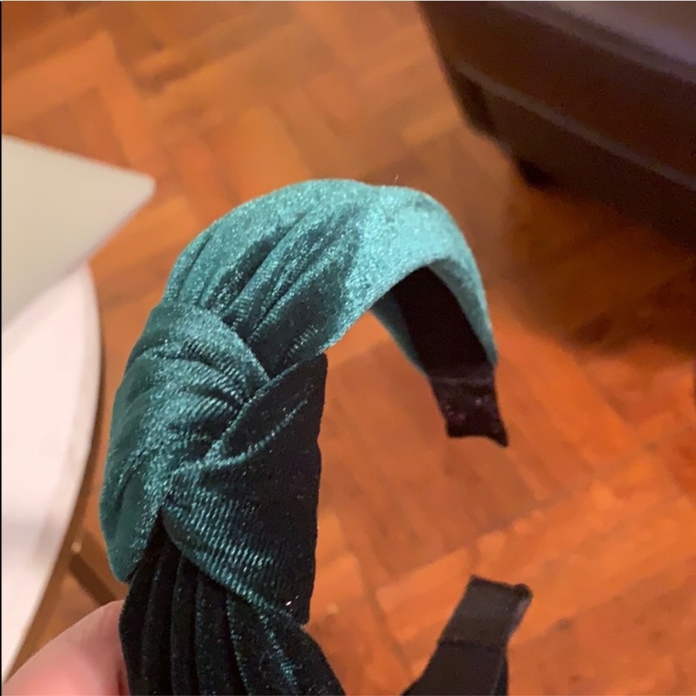 Green Velvet Turban Knotted Headband - Picture 4 of 4